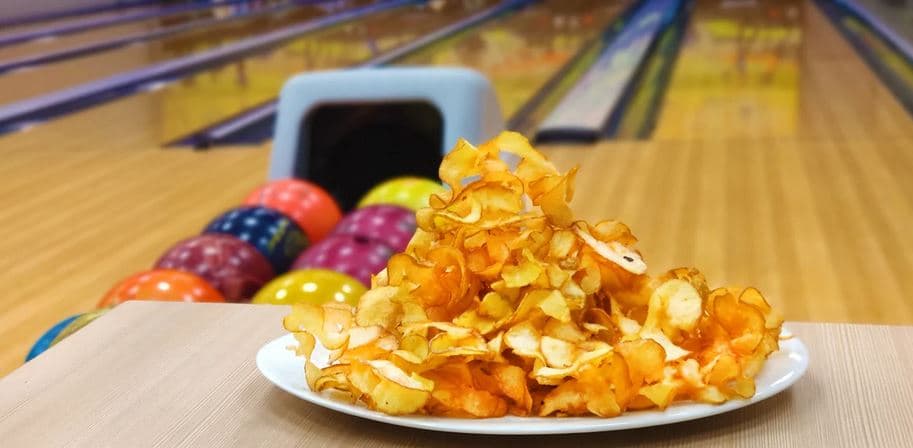 1 hod. bowlingu + bramborové lupínky (300 g)