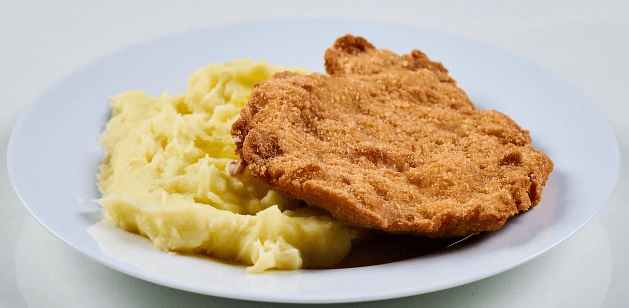 Menu pro jednoho i pro dva: řízek či či smažený sýr s přílohou a nápojem