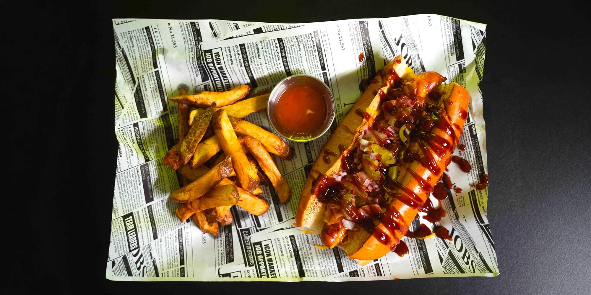 Hot dog se slaninou i čedarem a koktejl dle výběru: daiquiri, negroni i margarita