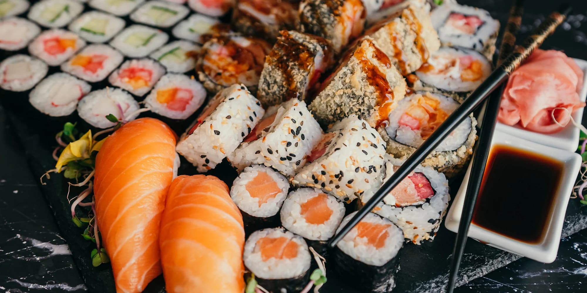 Přerovské Japonsko: až 56 ks sushi rybami i zeleninou vč. kimči nebo vína s sebou