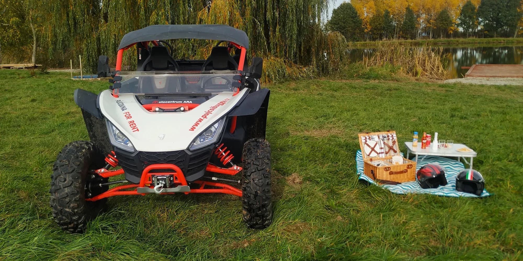 Zažijte s parťákem pořádnou jízdu: zapůjčení dvoumístné buggy na 1-6 hodin i piknikový koš