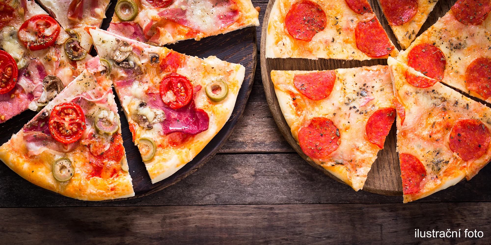 Jeden či osm kousků pizzy dle výběru i smažený sýr v bulce s tatarkou