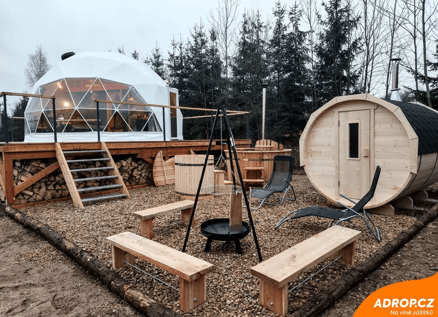 Glamping, wellness a adrenalin v Krkonoších