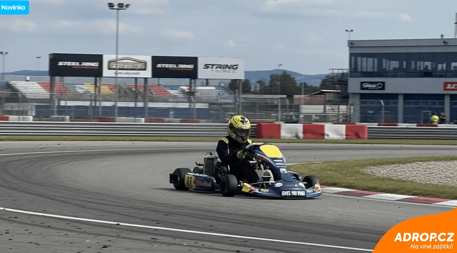 Adrenalinová jízda na okruzích a letištích v motokáře Rotax 125 MAX
