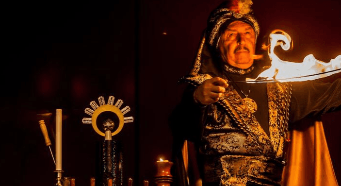 Kouzelnické představení v pardubickém klubu kouzel a magií