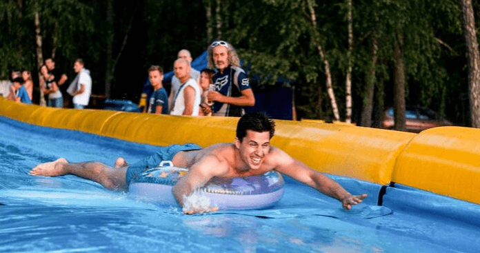 Slide v Junior Campu Nová Živohošť - 60 metrů dlouhá skluzavka