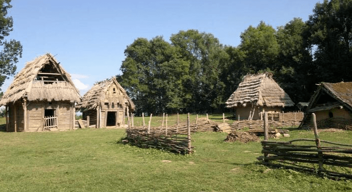 Villa Nova Uhřínov - Archeologické muzeum v přírodě!