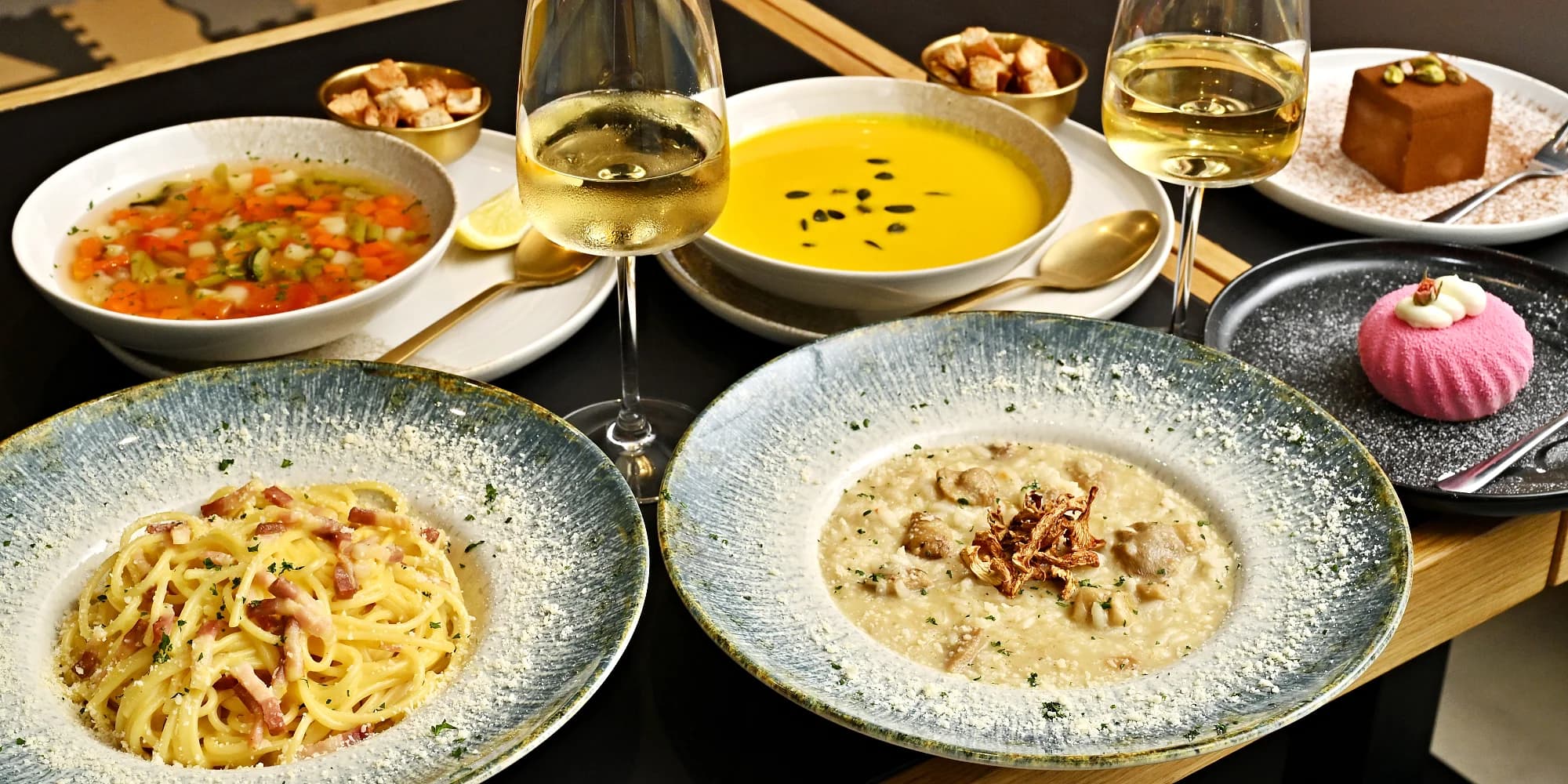 3chod. italské degustační menu pro dva: polévka, hlavní chod, dezert i víno