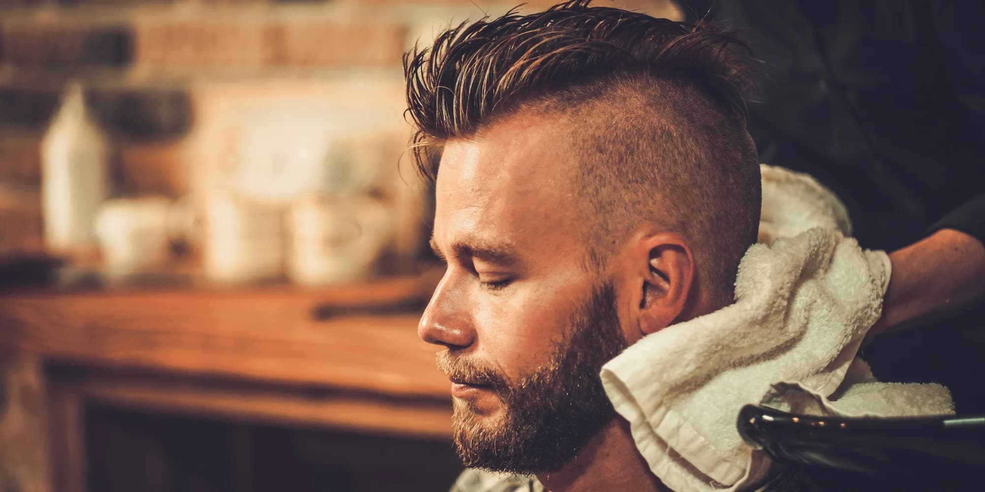 Kadeřnický balíček pro muže: masáž hlavy, klasický i skin fade střih a úprava vousů