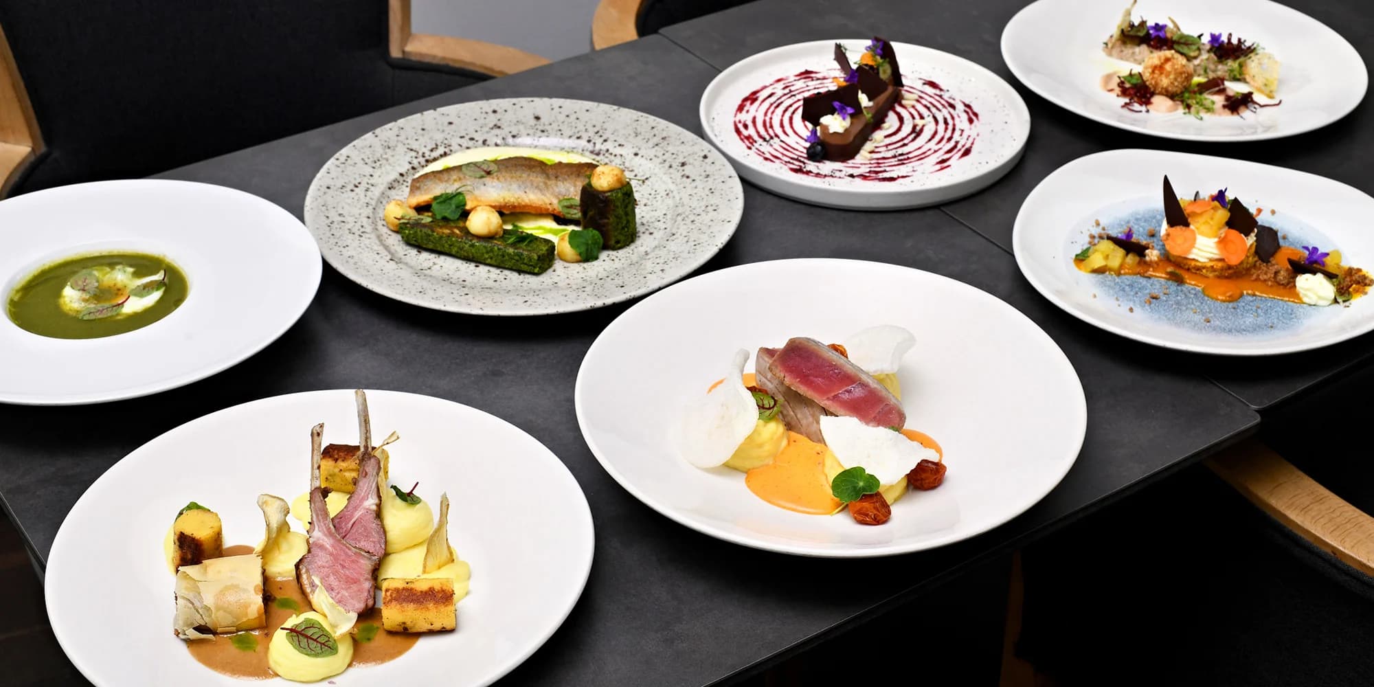 Restaurace v 7. patře Tančícího domu: 3chodové menu pro 2 osoby podle výběru