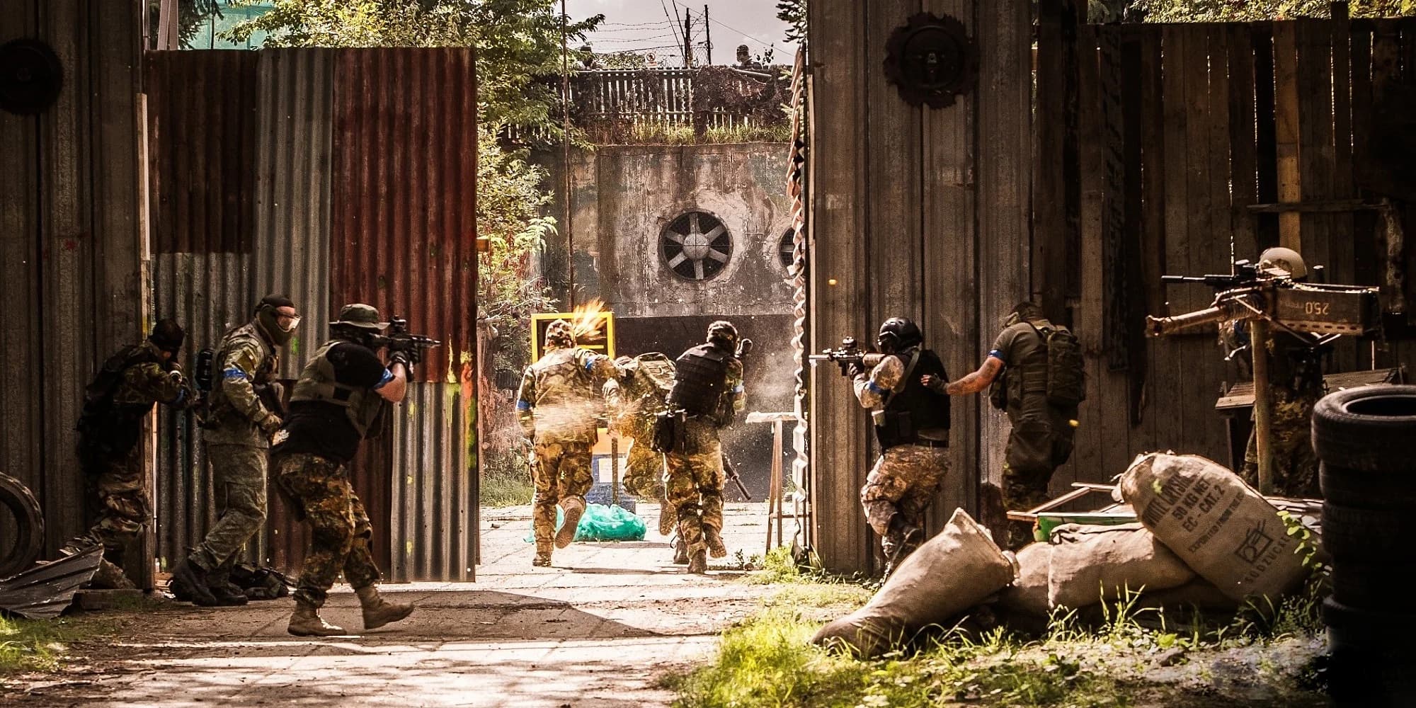 Paintball v areálu o rozloze 6 000 m²: akční hra plná taktiky a adrenalinu