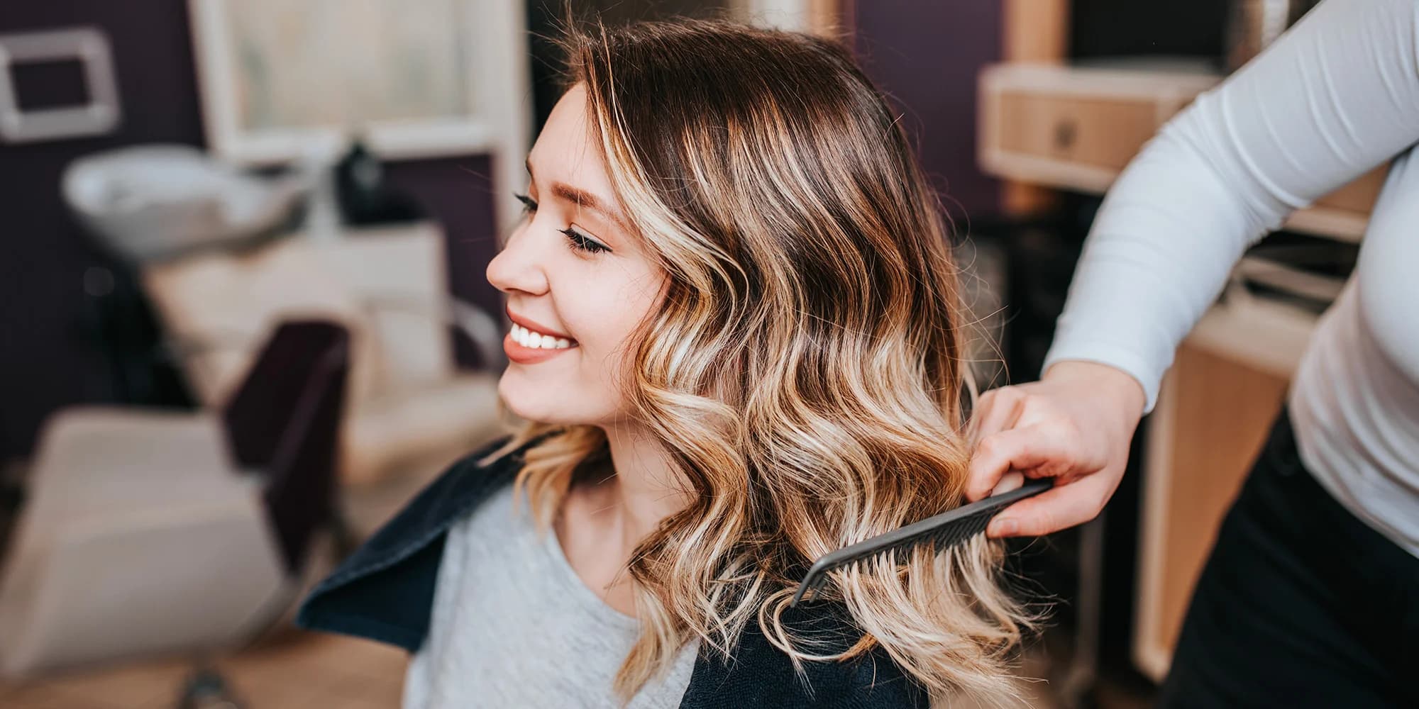 Dámský střih, barvení, melír, balayage i brazilský keratin pro střední i dlouhé vlasy