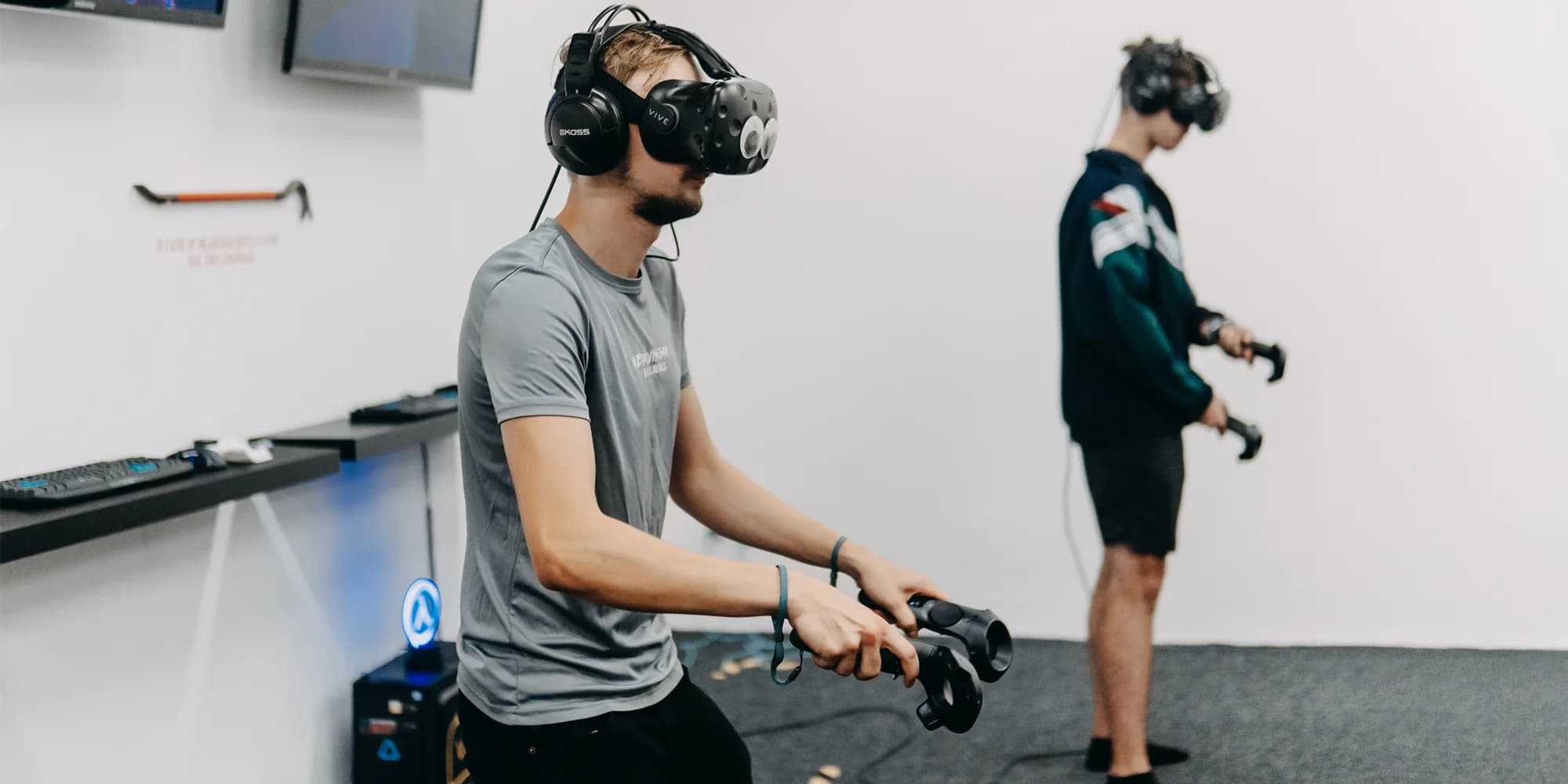 Hodiny virtuální reality i se závodním simulátorem až pro 4 hráče