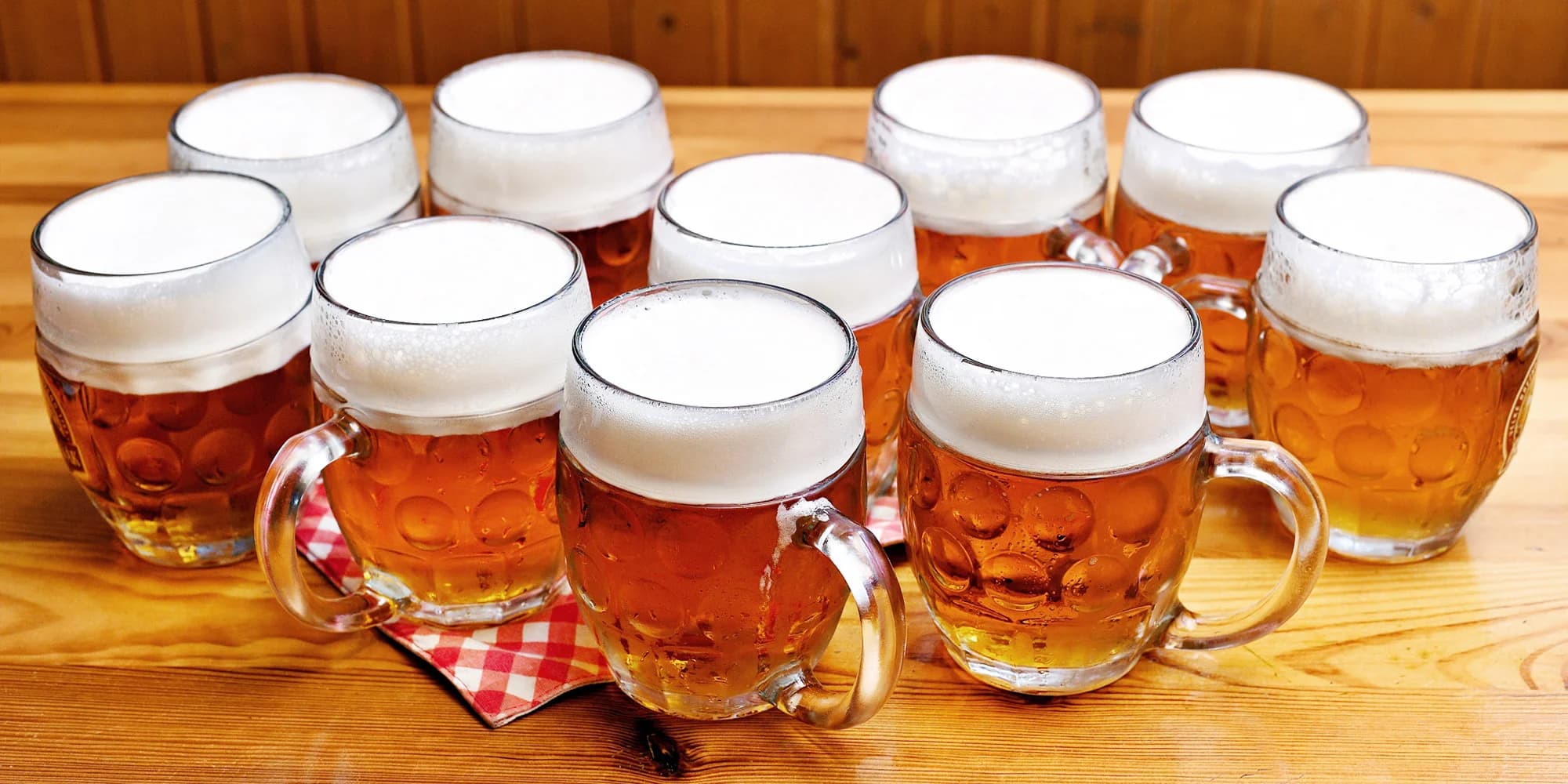Na pořádnou žízeň: 10x půllitr Hořkého Březňáku či Bohéma i brambůrky