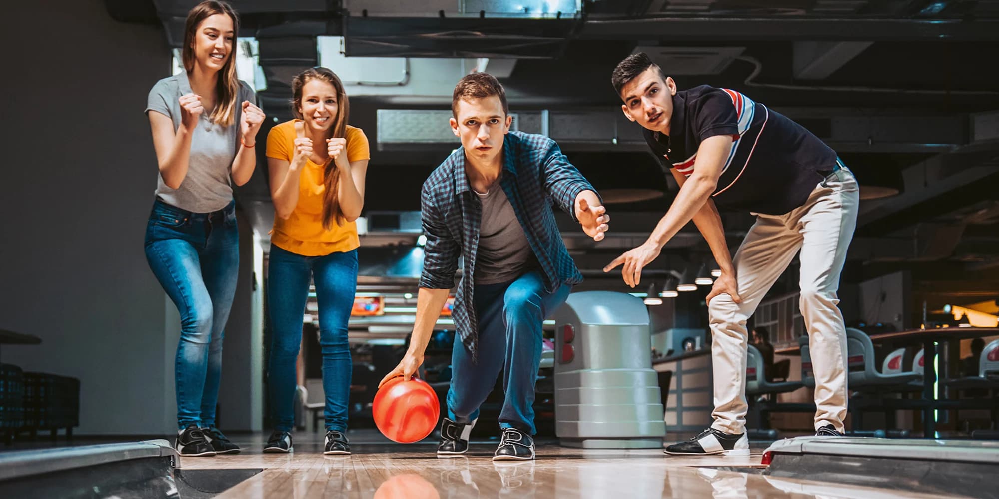 Hodina bowlingu až pro 6 hráčů a 300g namíchaný tatarák nebo dvě mojita