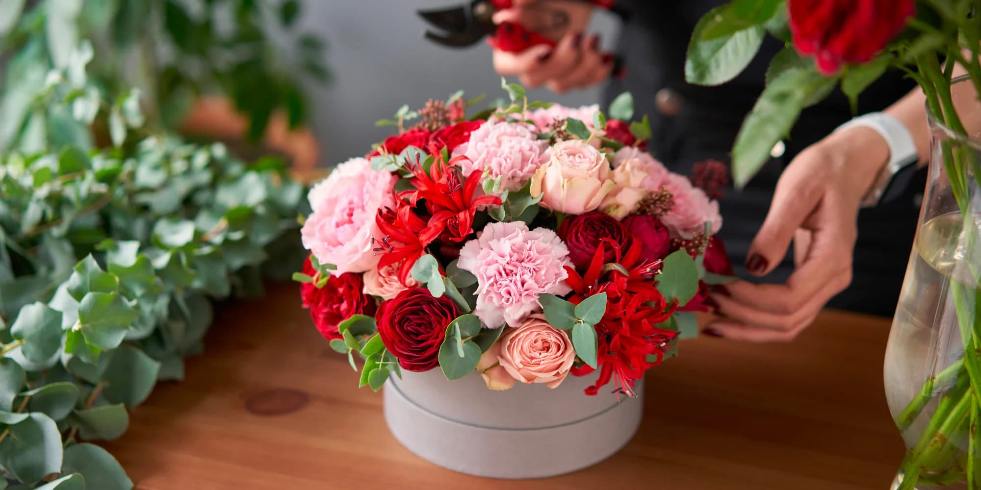 Workshop v květinářství Carmen Flora Brno: flowerbox, svíčky, náramky i strom života či mandala
