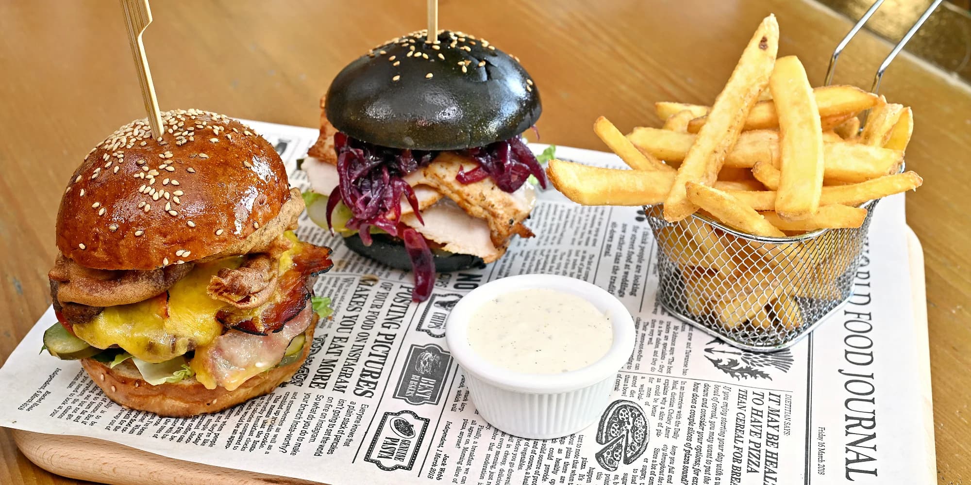 Hovězí a kuřecí miniburger i se steakovými hranolky pro 1 či 2 osoby