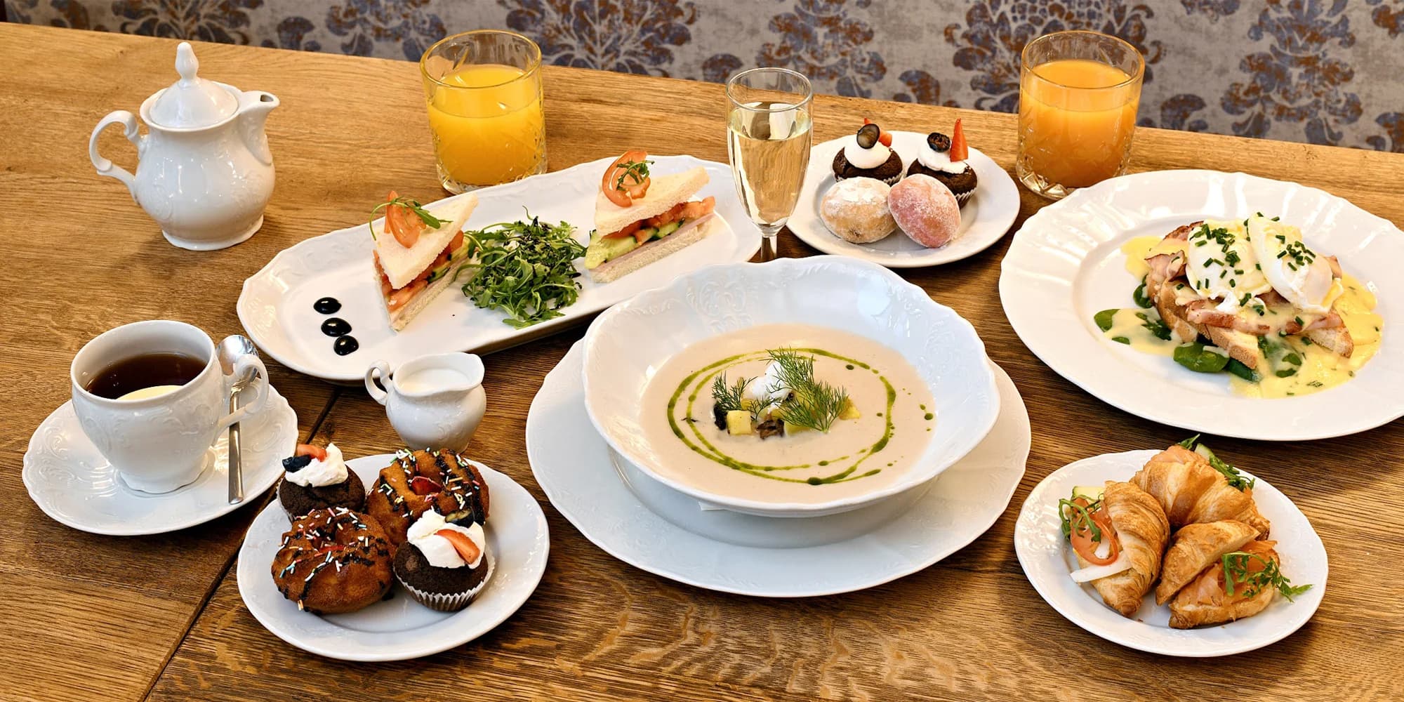 Čaj o páté nebo nedělní brunch v zámecké restauraci Chateau Ctěnice pro 2 až 4 osoby