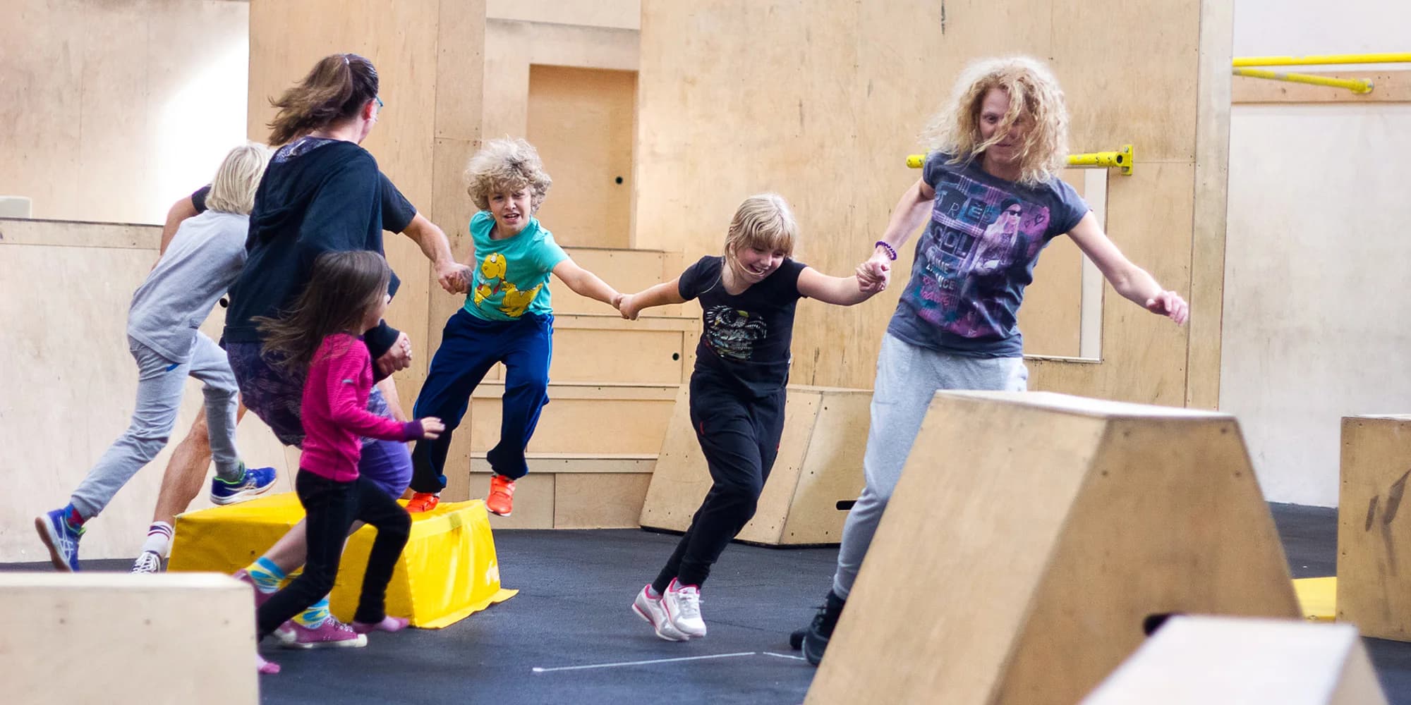 Parkour pro rodiče s dětmi: 2 hod. společného tréninku na zkoušku v In Motion Academy