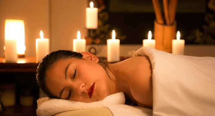 Masáže ve Wellness Avalon Plzeň - masáže pro jednotlivce i páry vč. nahřátí ve veřejném wellness