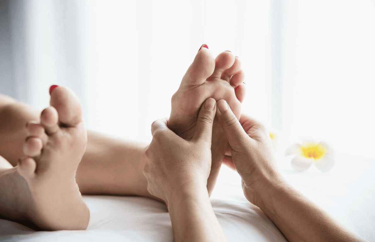 An Mo čínská tlaková masáž nohou v salonu Aromamasáže Olomouc - restartuje a zrelaxuje celé tělo