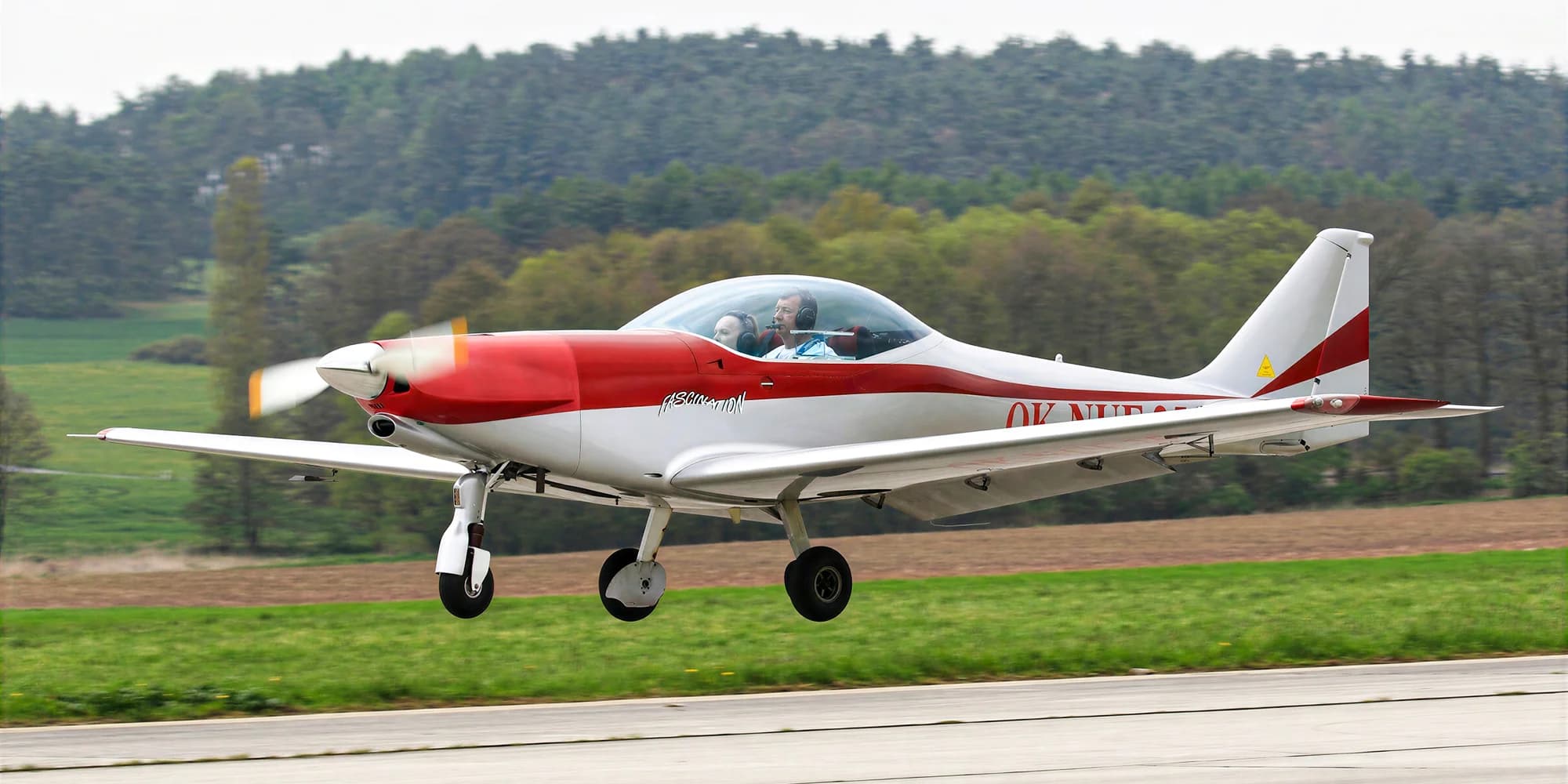 Pilotem na zkoušku: vyhlídkový let ve Fascination F100 na 15-60 minut