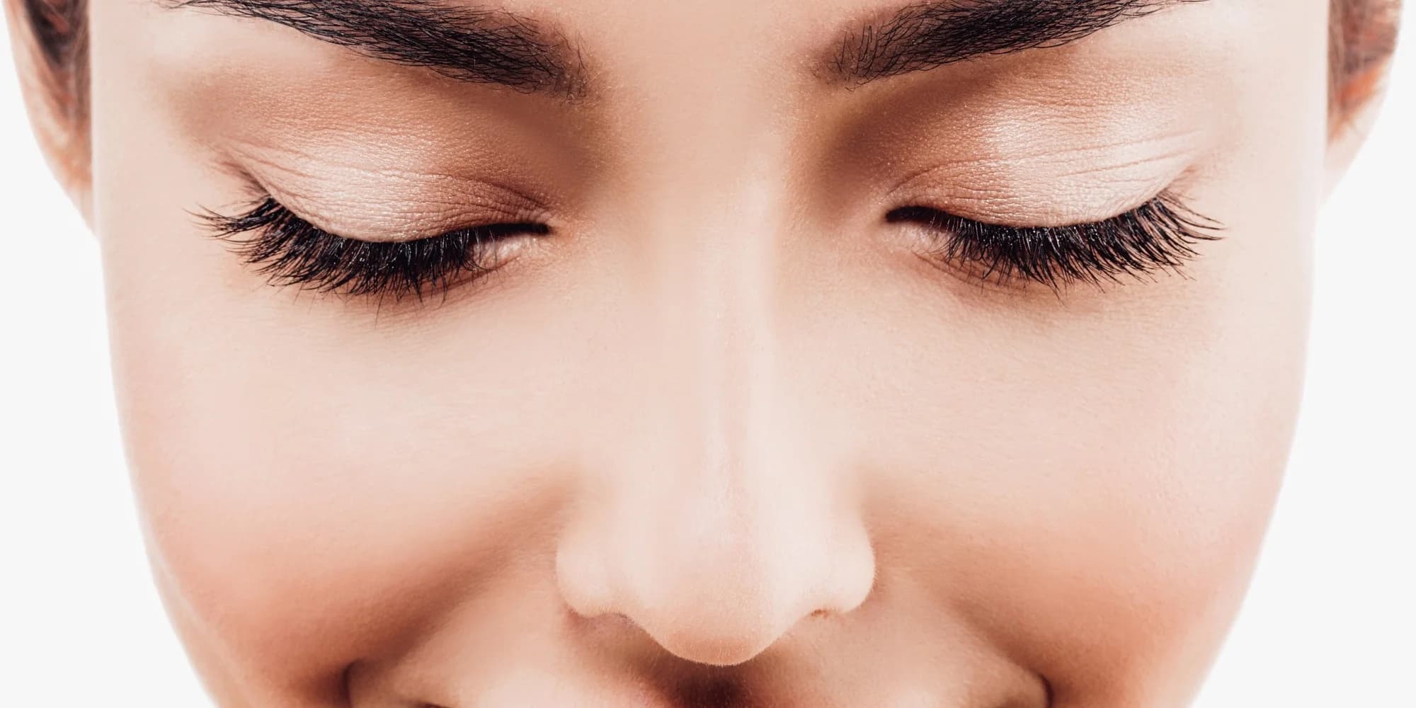 Lash lifting a botox: revoluční technika pro výživu a zatočení řas