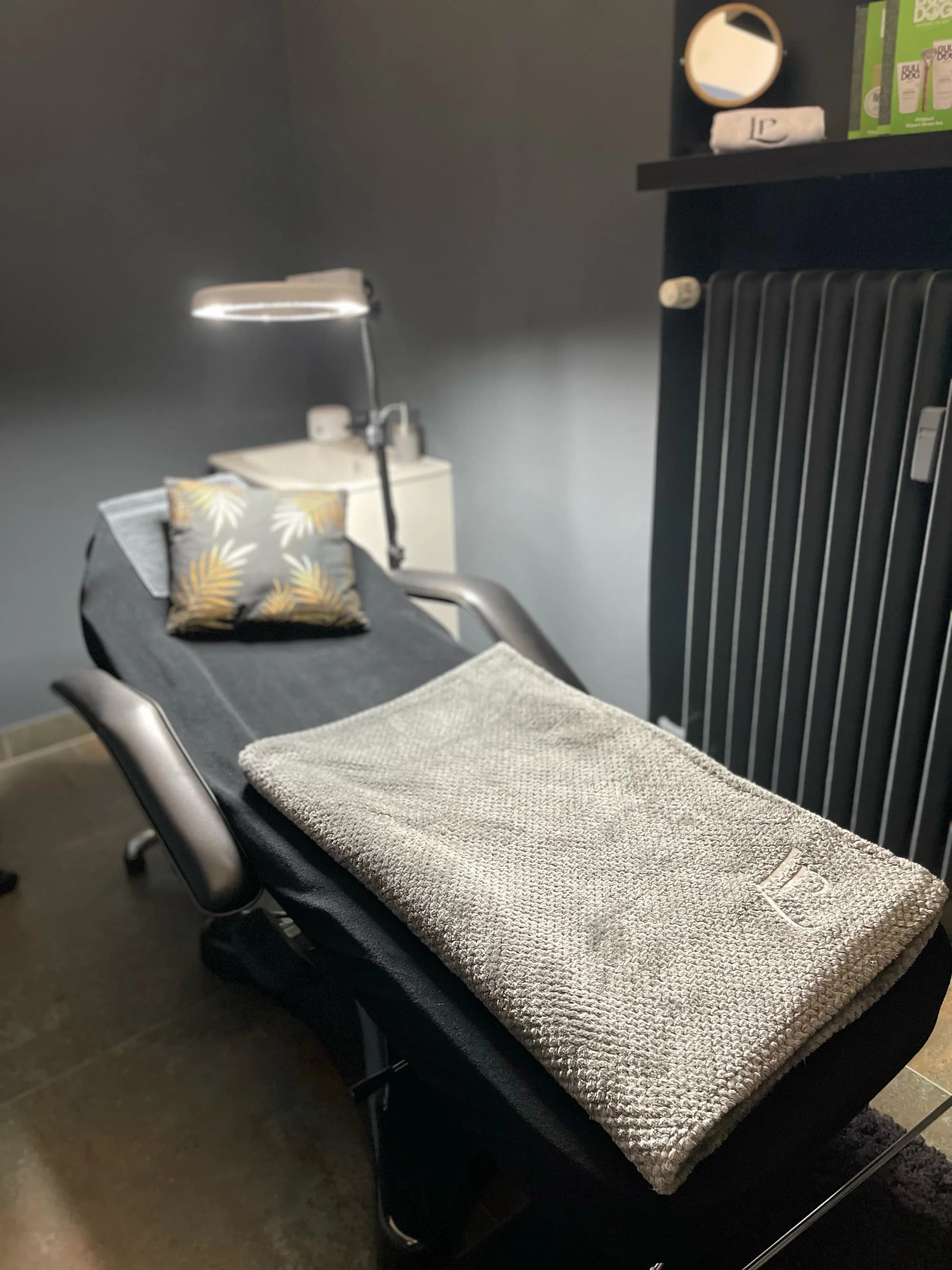 Prodloužení či doplnění řas různými metodami nebo laminace obočí