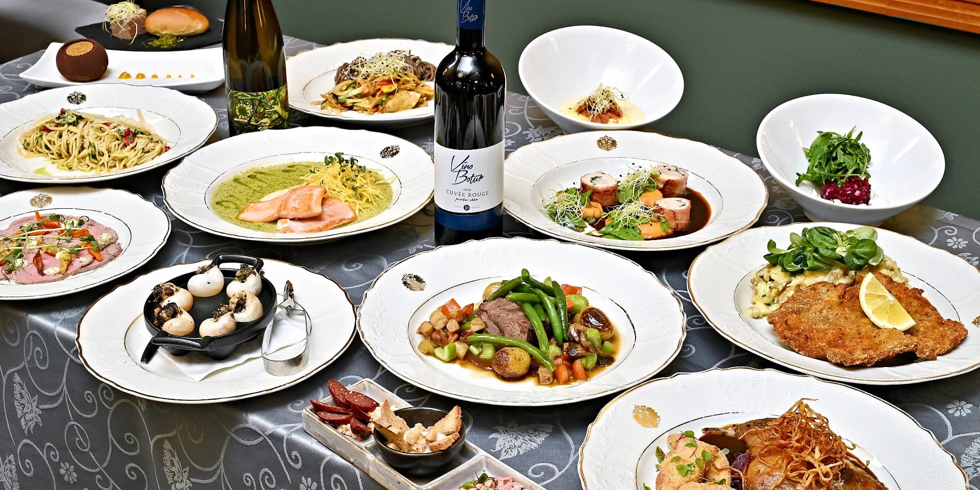 3–5chod. menu dle výběru pro 2 v Grandhotelu Bohemia: konfitované kachní prso, pstruh i dort