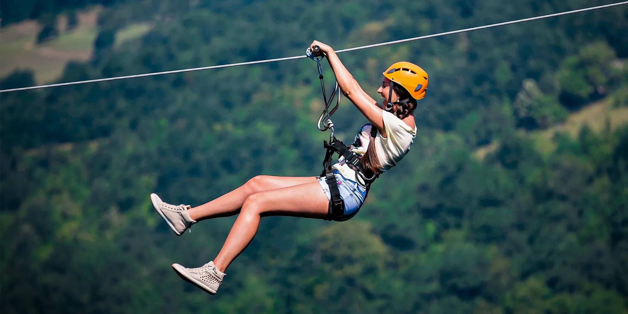 Adrenalin ve vzduchu: 1-6 jízd na zipline o délce 100 m vč. kávy