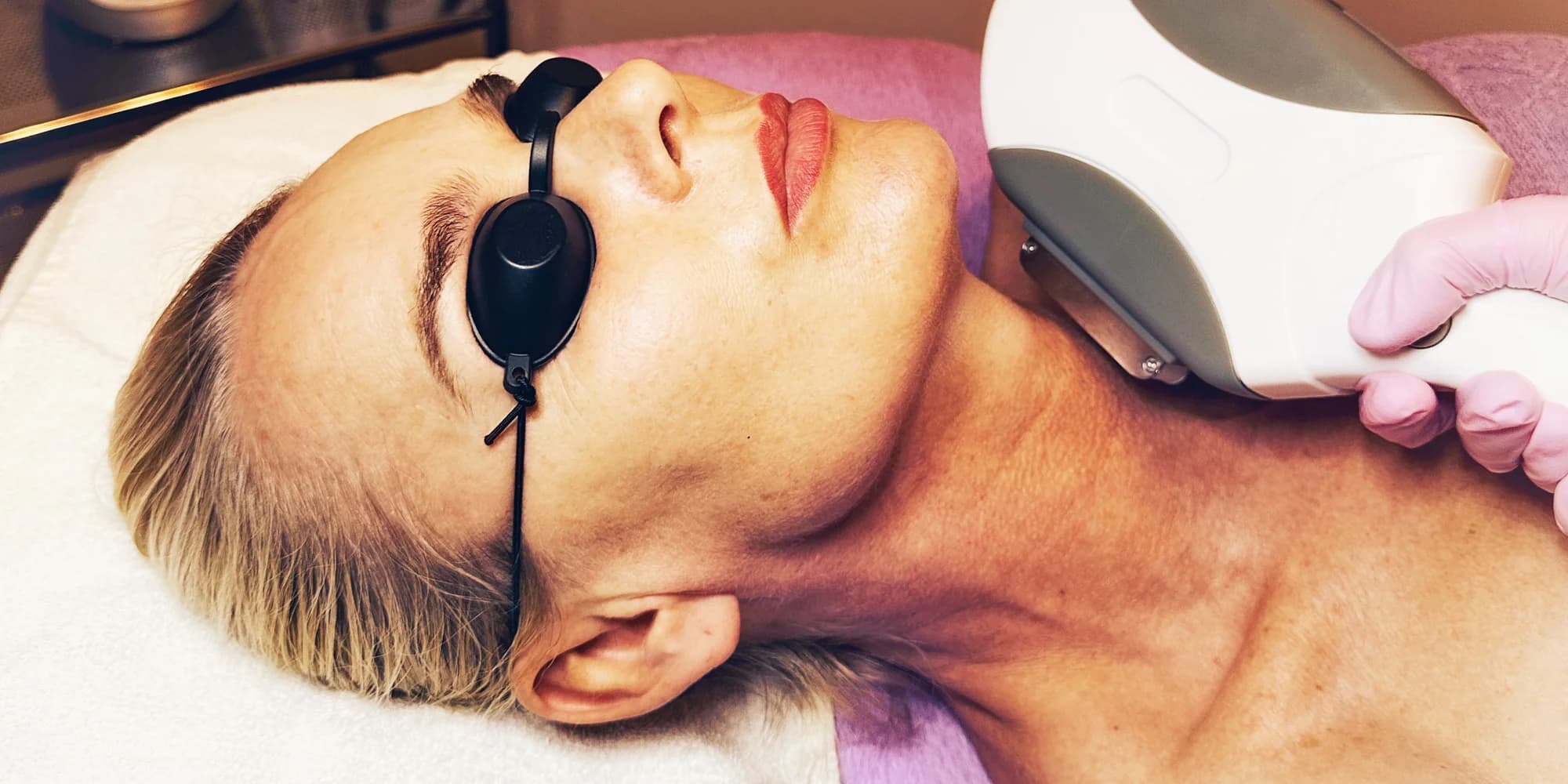 Fotorejuvenace pro zářivou pleť: neinvazivní a bezbolestné omlazení pokožky