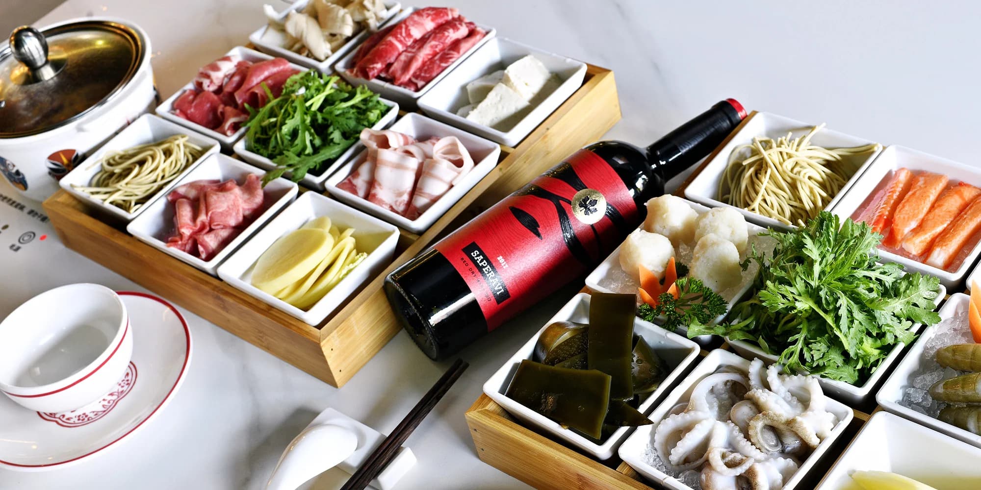 Otevřený voucher v hodnotě 3 000 Kč na cokoliv v hot pot restauraci Nali