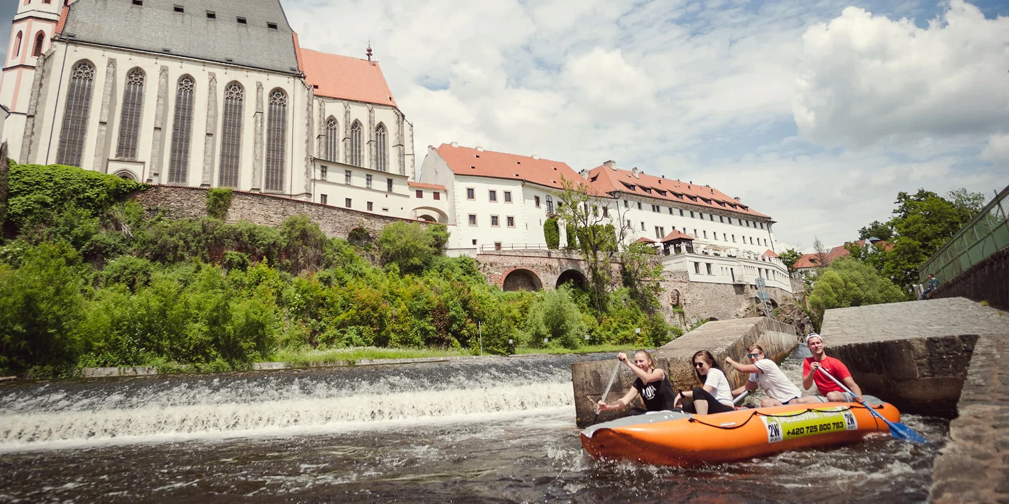 Sjezd Vltavy z Barevné skály do Českého Krumlova na raftu, kanoi nebo paddleboardu