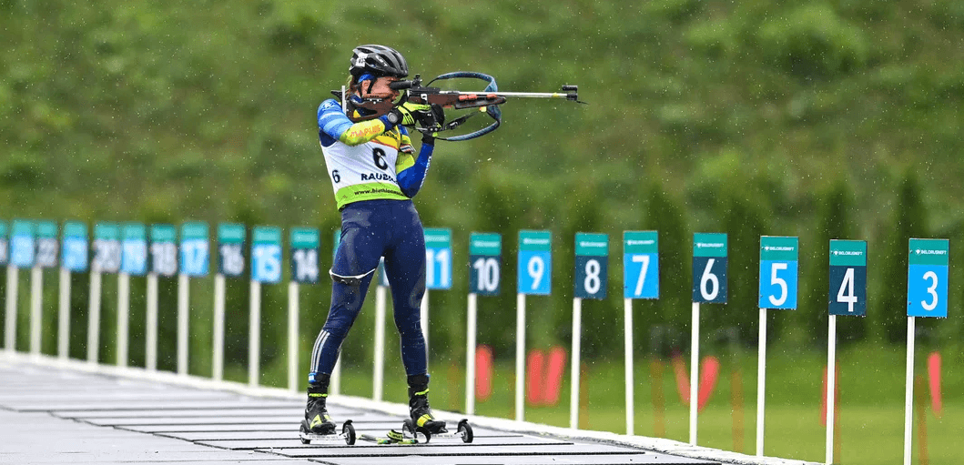 Letní biatlon na vlastní kůži: skupinové kurzy se zkušenými instruktory včetně juniorského mistra světa 